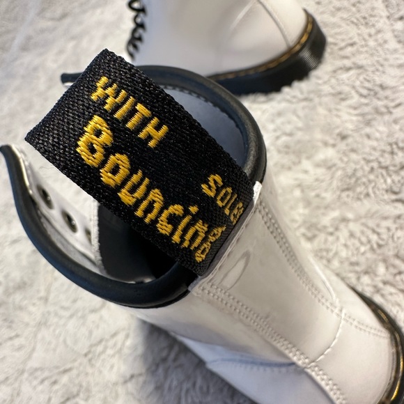 New Dr. Martens Zavala Combat Boots White Patent Leather Women’s Size 6 - Picture 8 of 11